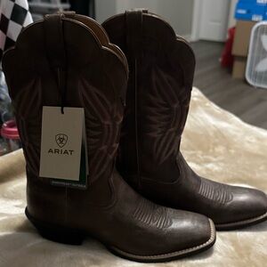NWT Ariat Cowgirl Boots